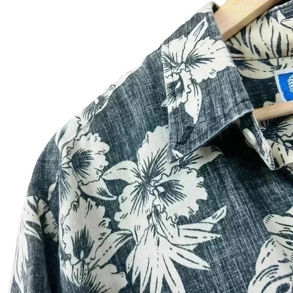RJC Henely  Hawaiian Tropical Floral Pattern Button Up Blue - Picture 3 of 8